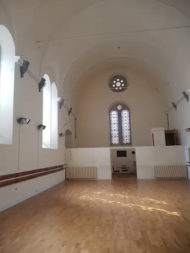 Eglise Anglicane Devenu Ecole de Danse Municipale