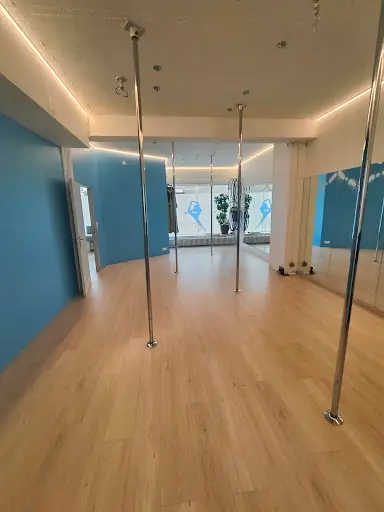 Emsie House - École de Pole Dance