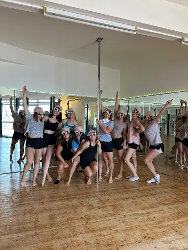 Pole Dance 13