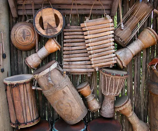 Muzicalâme - Cours de Batterie, Percussions, Tongue Drum, Ukulélé et de Didgeridoo & Réparation de Djembé