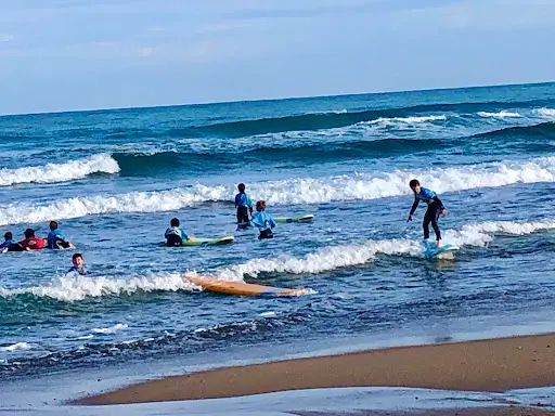 Ecole de Surf H2o - Bidart Uhabia - Cours Pour Tous, Expérience Unique sur Plage Uhabia