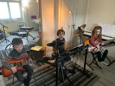 Fa Dièse ( Éveil Musical et Guitare)