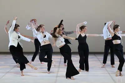 Ecole de Danse Karine Hubert - Danse Classique, Modern Jazz, Barre À Terres et Studio de Pilates À Caen