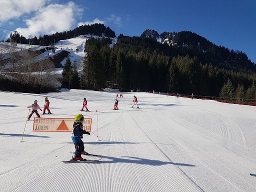 Ecole de Ski Châtel Sensations & Jardin d'Enfants "les Pitchounes"