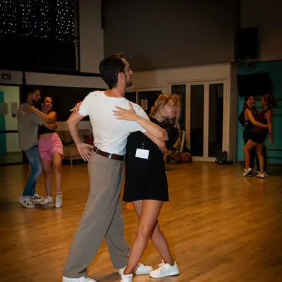 Dancers Avenue - Bachata Montpellier & Fabrègues (sensual)