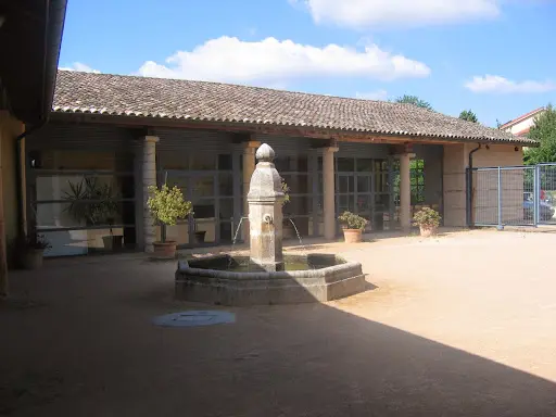 Mjc Fontaines St Martin (maison des Jeunes et de la Culture)