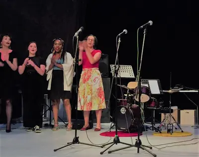 l'& Music Cours de Chant/ Piano / Flûte...chorale et Stages de Chant