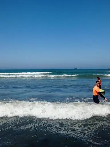 Premier Jour de Glisse École de Surf et Stand Up Paddle