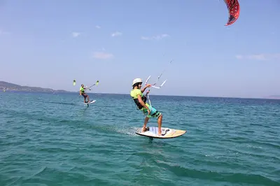 Mf Kite - Kitesurf et Wingfoil - École et Shop