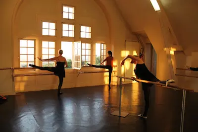 La Belle Etoile, École de Danse Classique, Barre au Sol, Enfants et Adultes