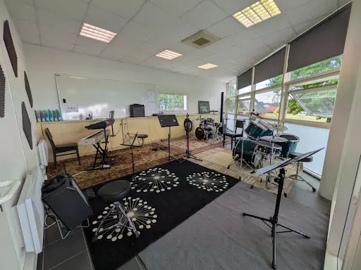 Music N Roll School