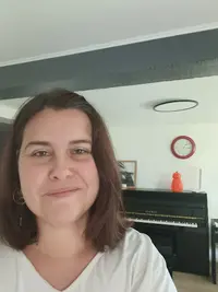 Je Joue du Piano et du Violon Avec Sonia