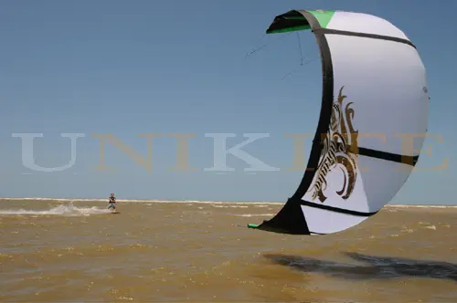Unikite École de Kitesurf Leucate