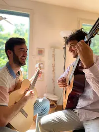 Louïes Fine - Cours de Piano, Guitare, Chant, Violon, Violoncelle , Basse et Batterie.