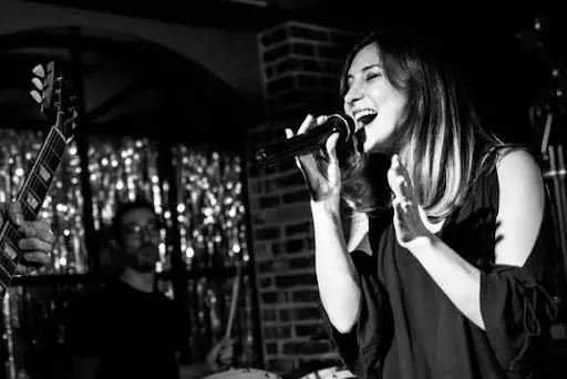 Emilie Chardonnay - Cours de Chant Lyon 6 et en Ligne