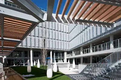 Emd Business School