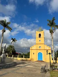 Ahi Nama Salsa Cubaine