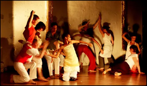 Danse des 5 Rythmes - les Vies Dansent - Amélie Schweiger
