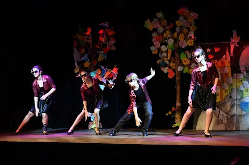 Claquettes Swing Dance Rythme et Mouvement