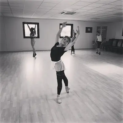Anissa Seraï | Cours de Fit, Danse, Pilates