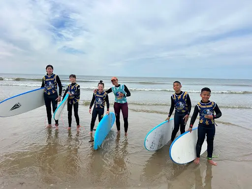 Riding Factory École de Surf Bodyboard Skate Natation Paddle