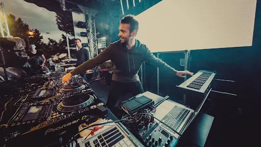 Tyger School - Ecole de Mix Dj et Production Mao