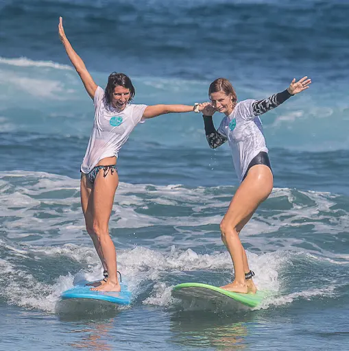 Leu Tropical Surf School