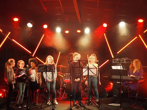 Paroles et Musiques : Cours de Musiques, Théâtre et Écriture À Saint-malo