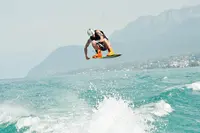 W School - École de Wakesurf, Wakeboard, Foil, Ski Nautique À Thonon-les-bains