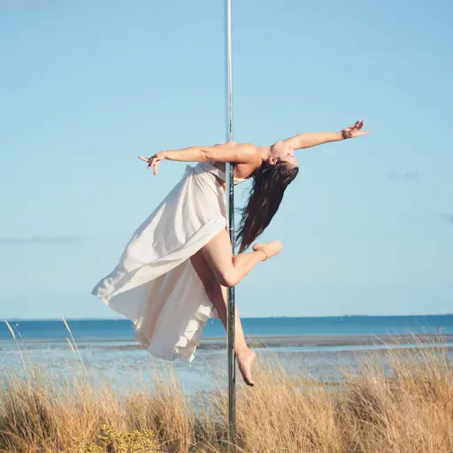 Emeraude Aerial – Pole Dance & Cerceau Aérien Rochefort / Tonnay-charente