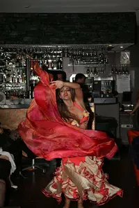 Sarah Danse Orientale 06 Antibes | Cours de Danse Orientale Antibes et 06| Danseuse Orientale| Evjf Danse Orientale