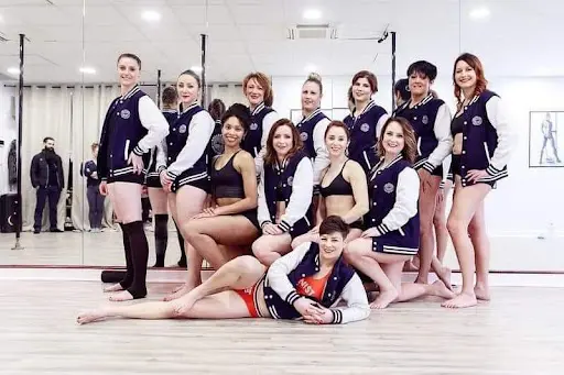 Les Désaxés, Studio Pole Dance